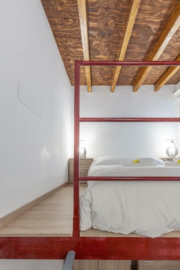 Pasaje De Amores Der - Descanso En Casa Y Vida Cultural Y Monumentos 4 Px Seville Exterior photo